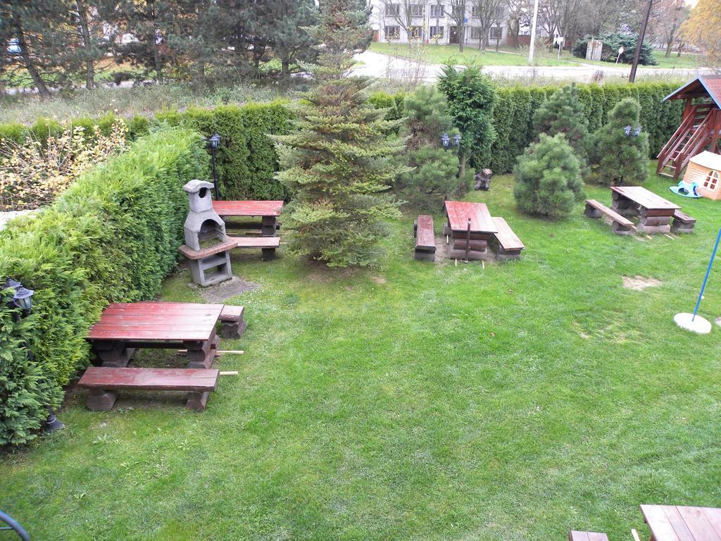 Penzion Relax Prievidza Extérieur photo