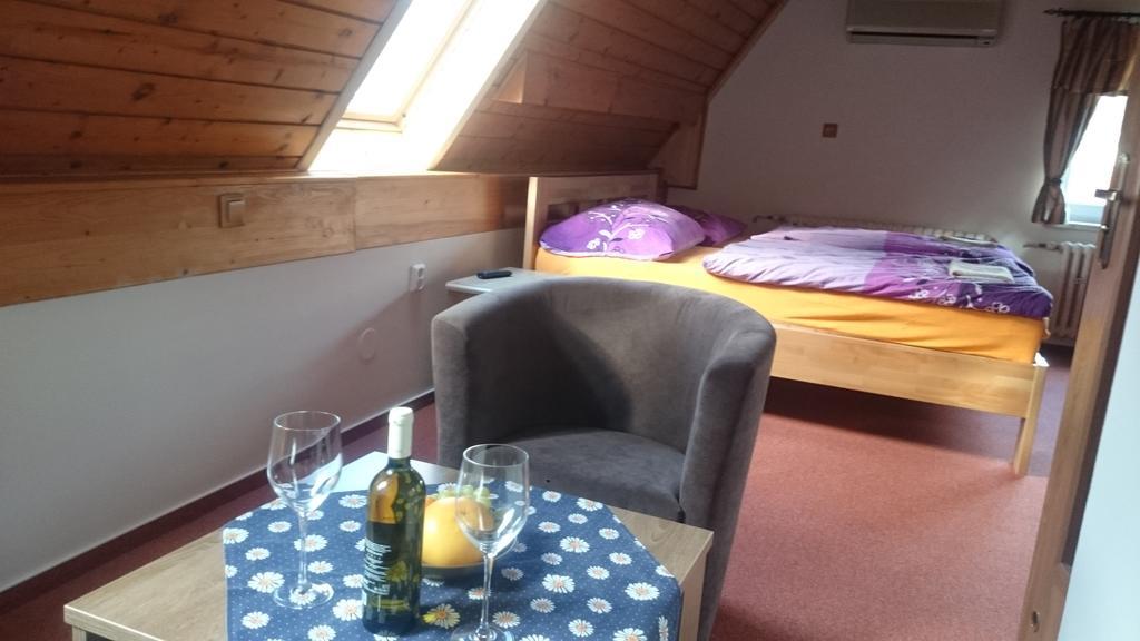 Penzion Relax Prievidza Extérieur photo